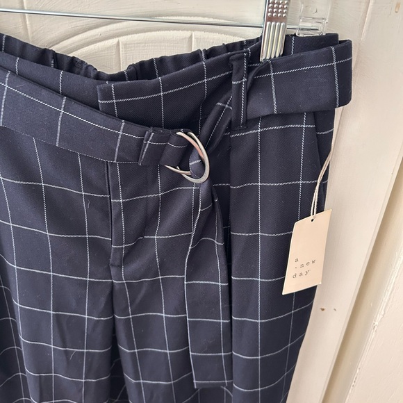 A New Day Women’s Navy/White Checkered Pants NWT, Belted with Front/Back Pockets - Picture 4 of 10